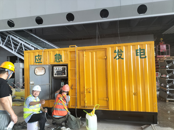 马边怎样判断空气滤清器是否需要更换？